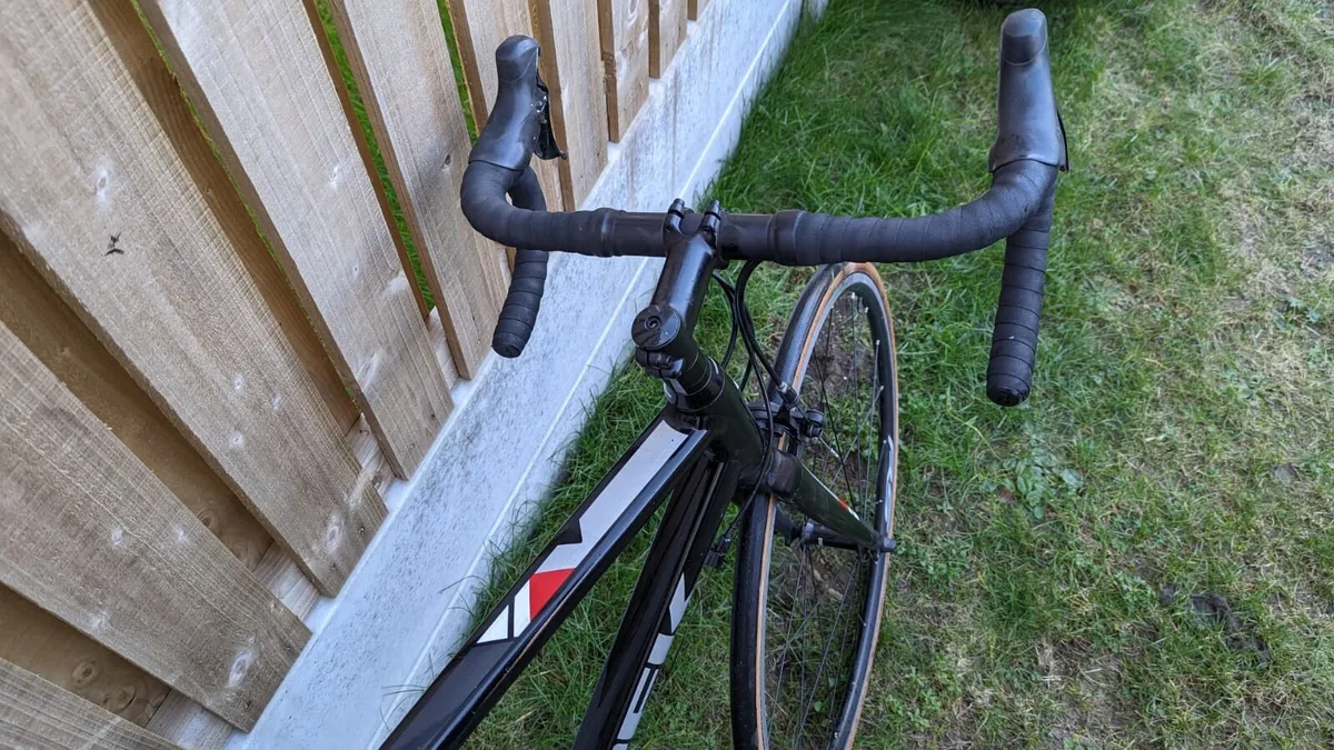 Trek 01 sora ( delivery ) ( serviced ) - Image 2