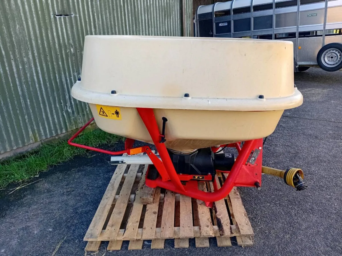 Vicon 1354 fertiliser spreader - Image 4