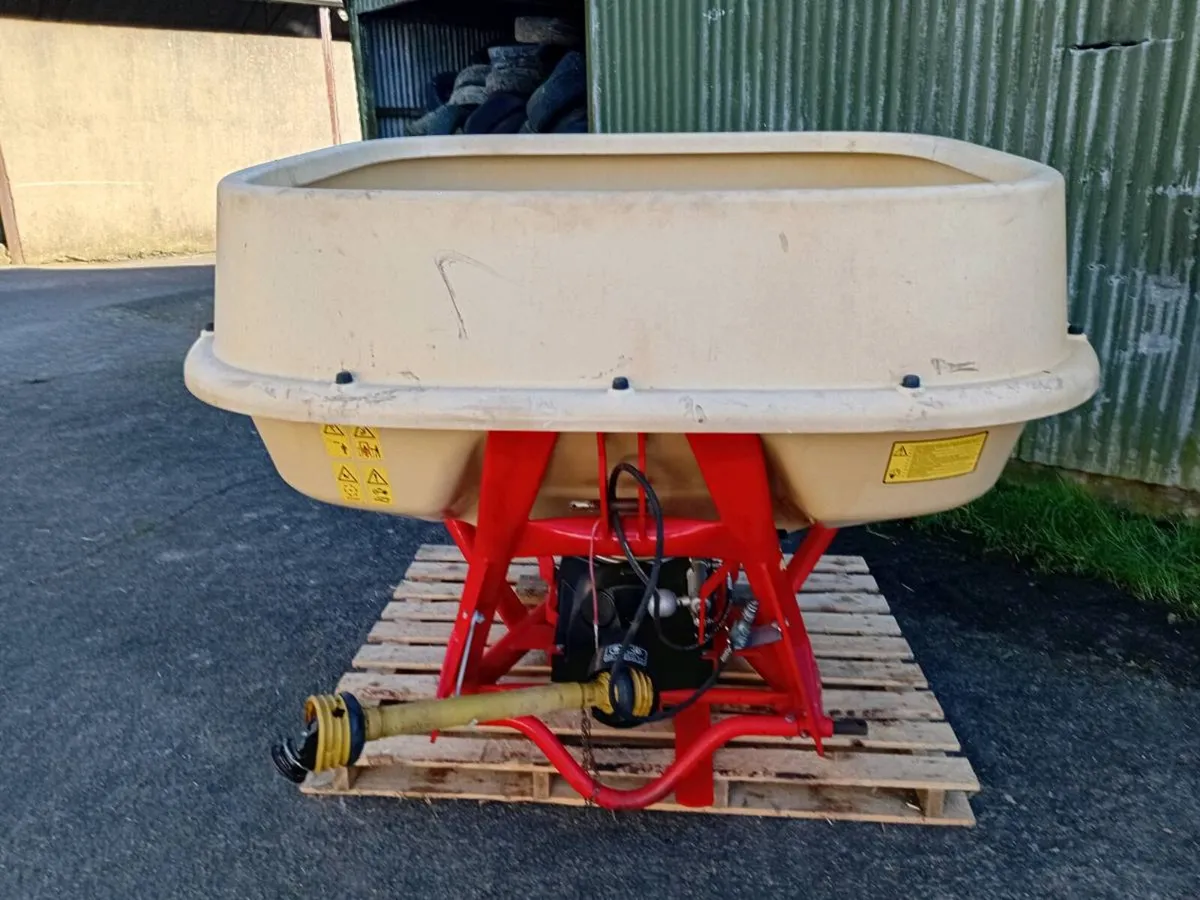 Vicon 1354 fertiliser spreader - Image 3