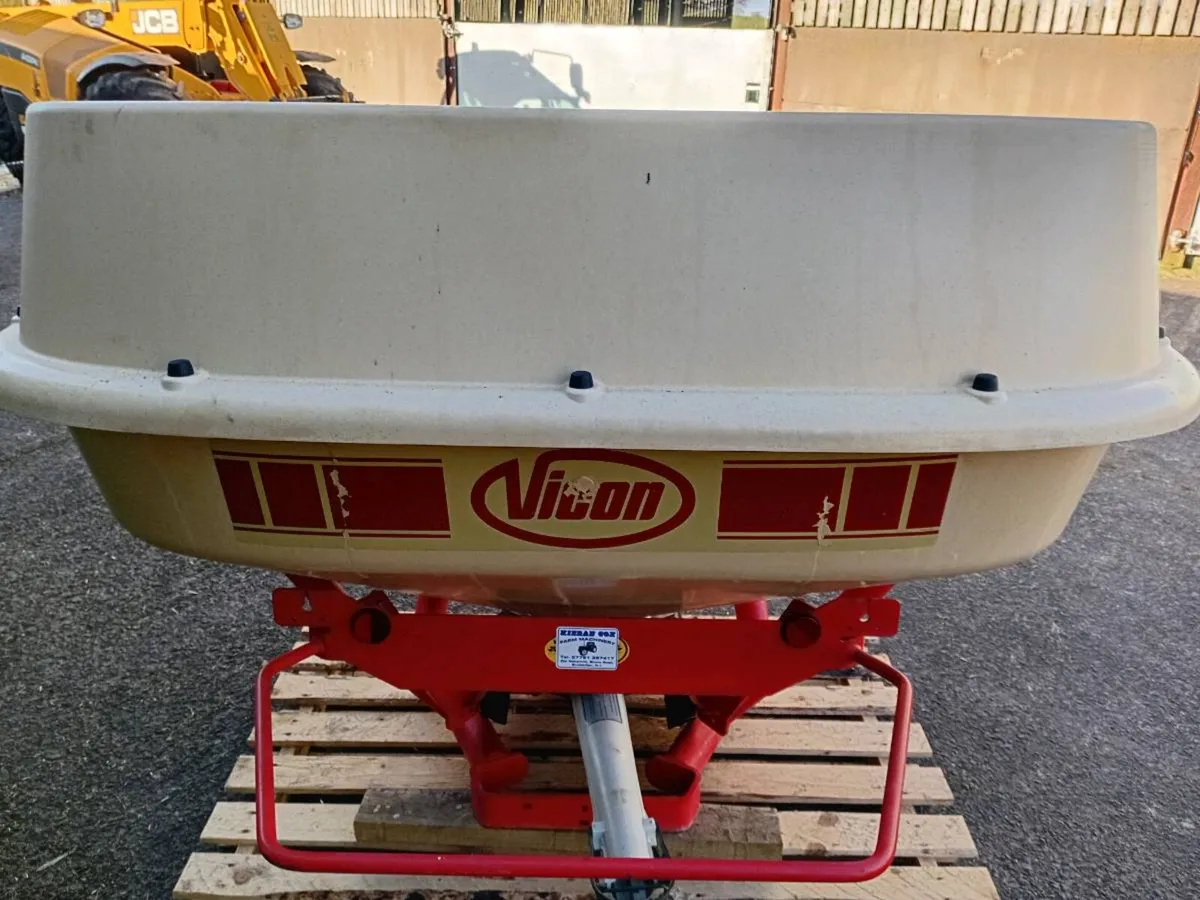 Vicon 1354 fertiliser spreader - Image 1