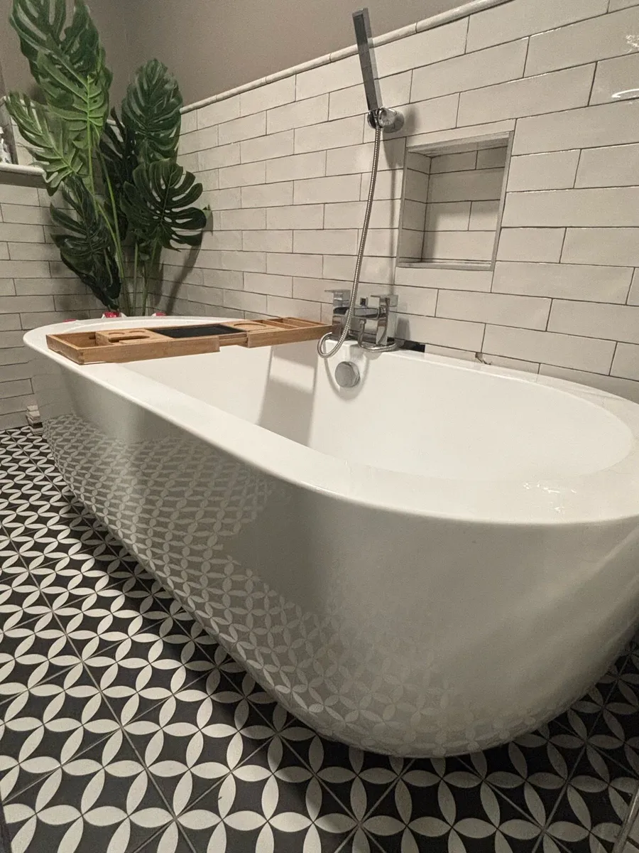 Bath for sale - excellent condition - Image 1