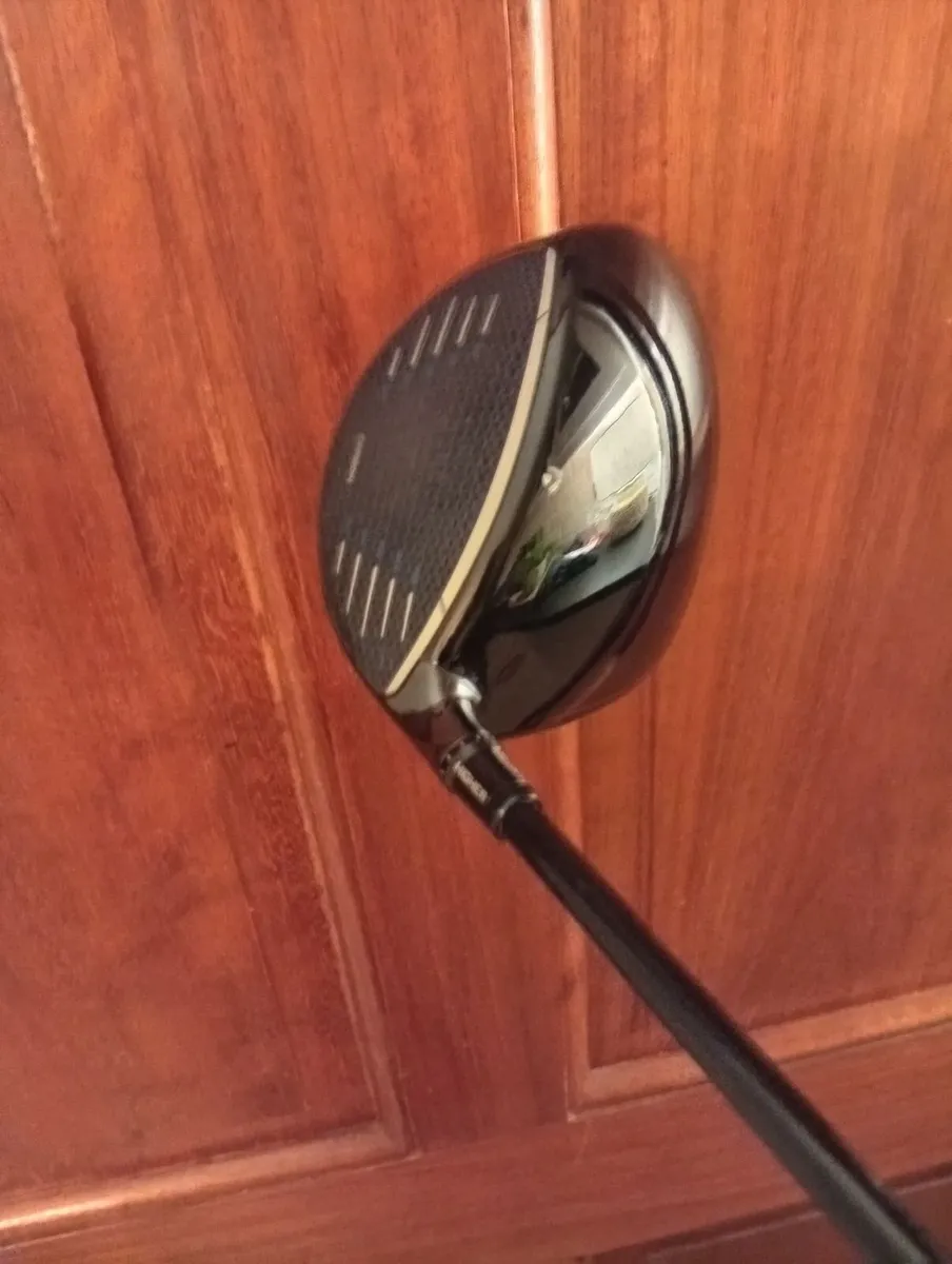 TaylorMade QI 10 Driver 10.5 Degree Regular Flex - Image 3