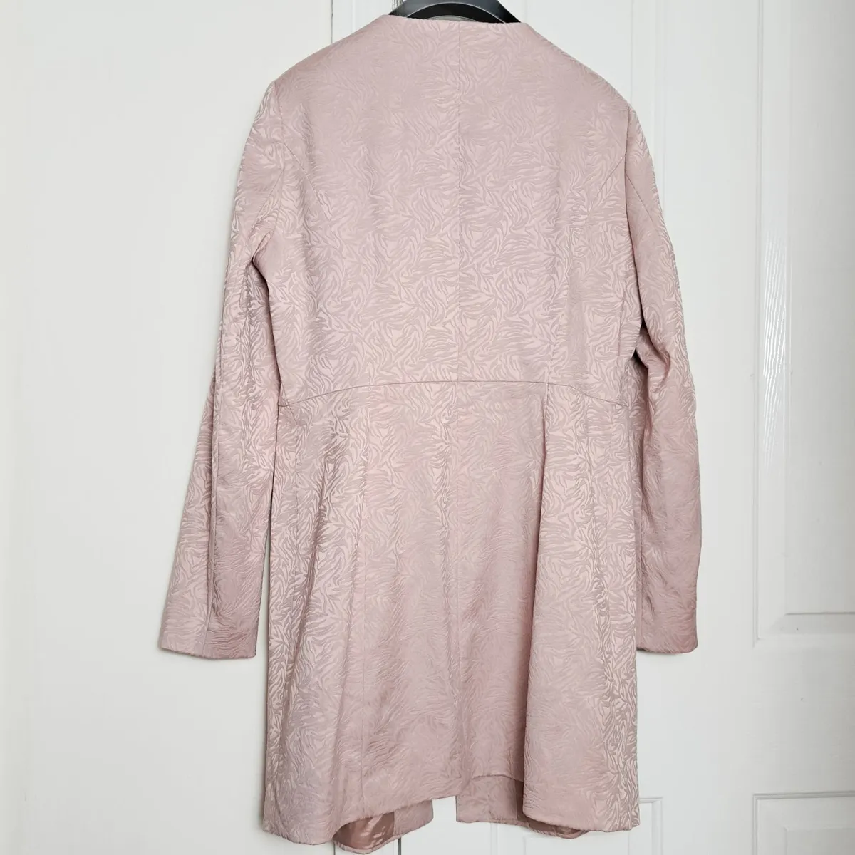 Edina Ronay Blush Pink Embossed Pattern Coat L/XL - Image 2
