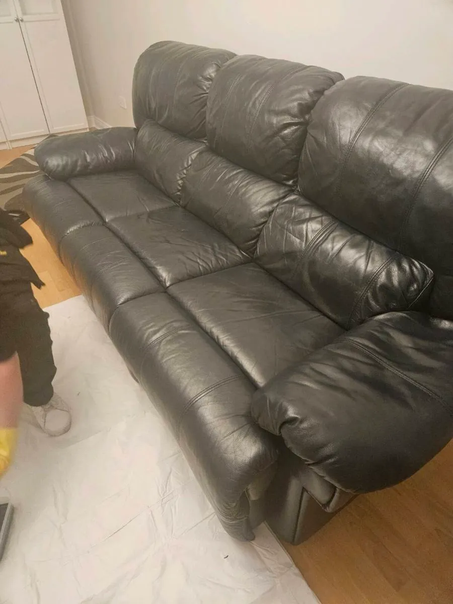 Couch Leather 2 Recliners - Image 4