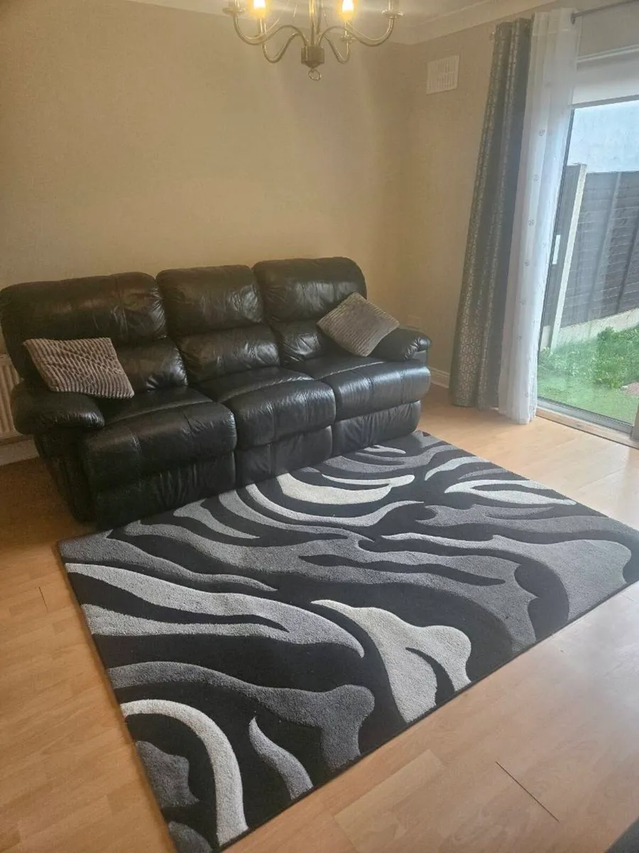 Couch Leather 2 Recliners - Image 1