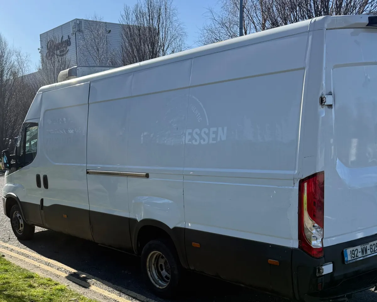 Iveco Daily 2019 Fridge Twin Wheel - Image 4