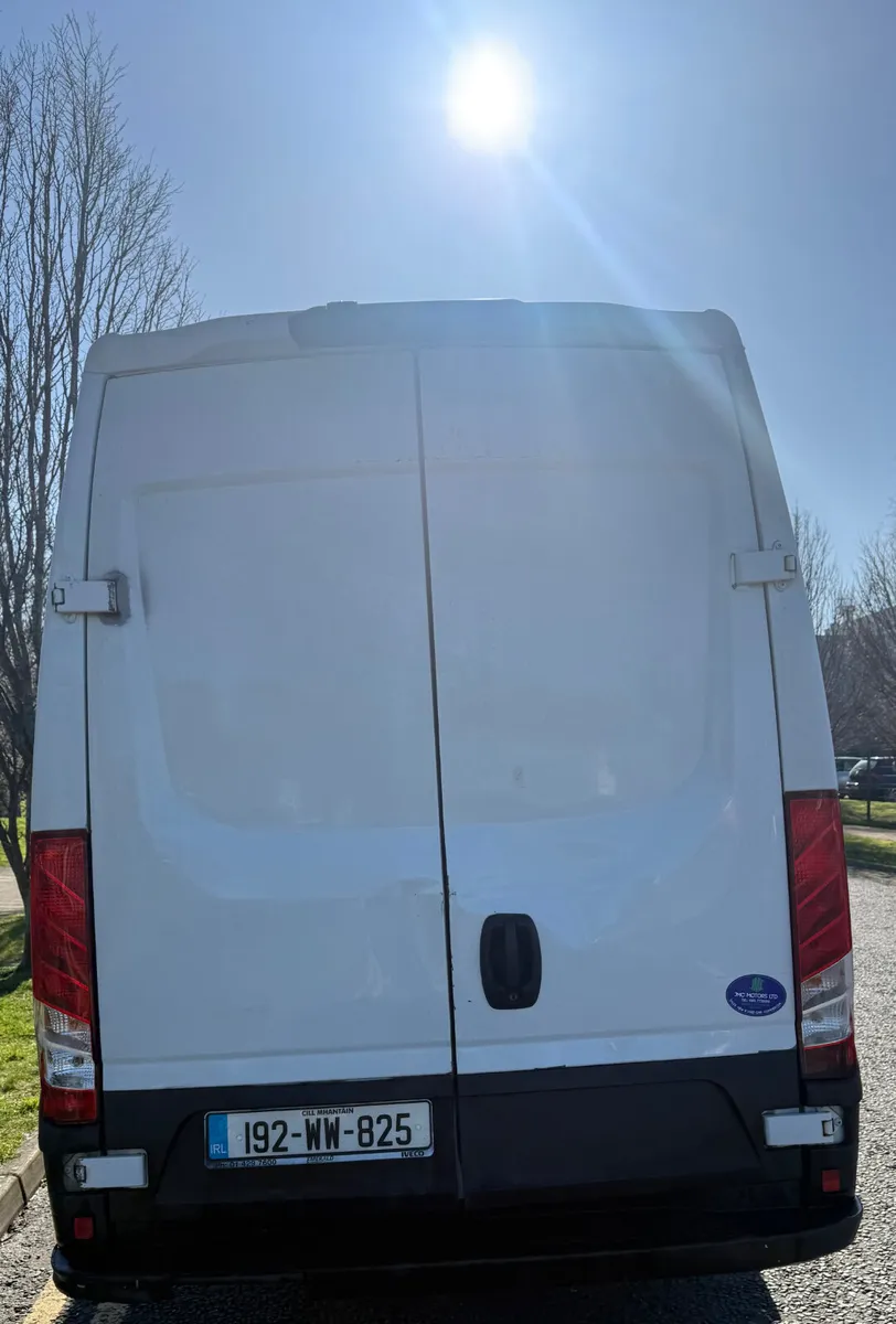 Iveco Daily 2019 Fridge Twin Wheel - Image 3