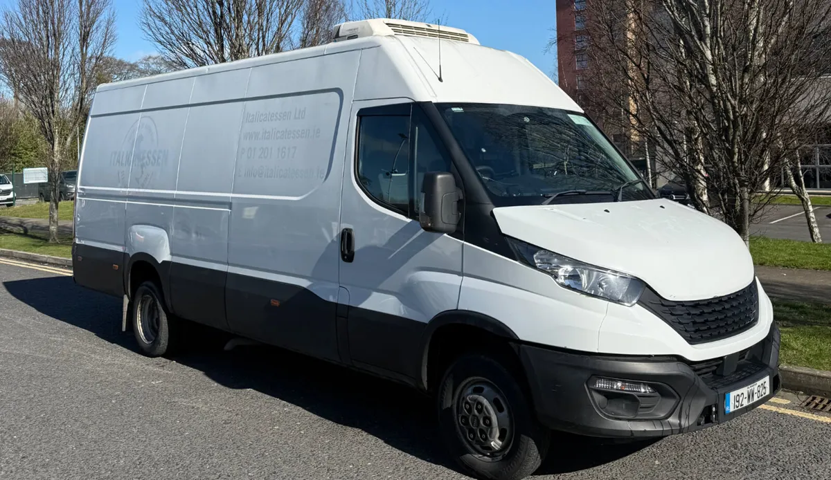 Iveco Daily 2019 Fridge Twin Wheel - Image 1