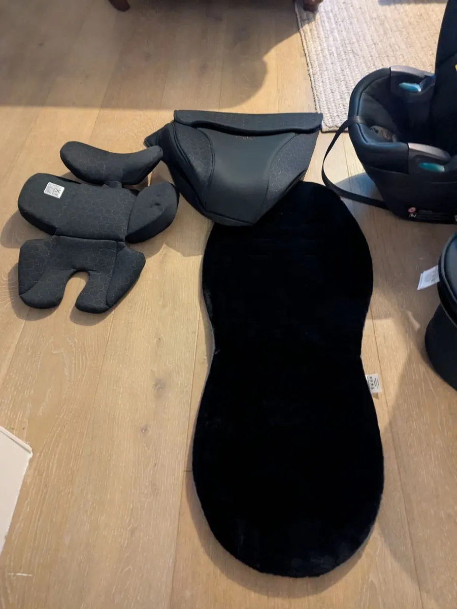 Egg2|Bassinet, Car Seat & 2 Isofix Bases |Galway - Image 2