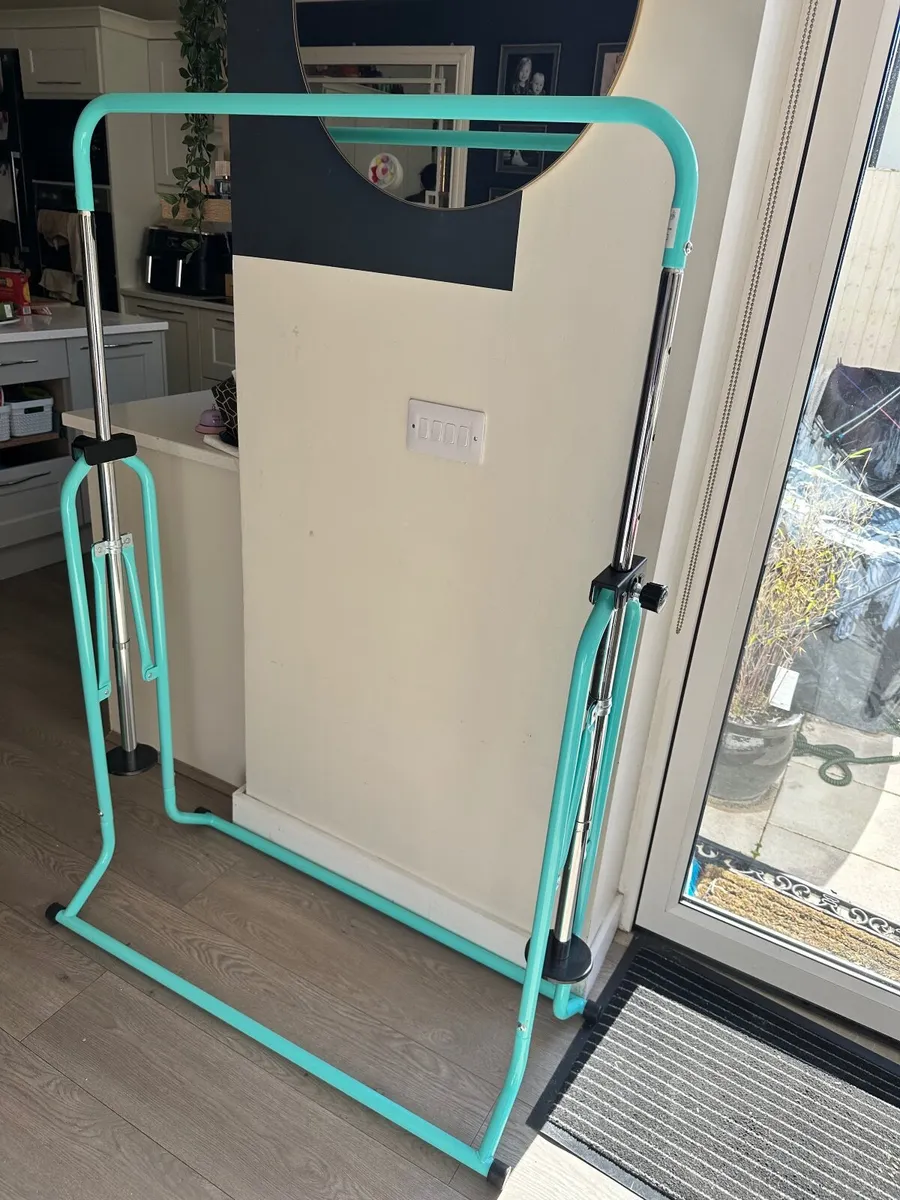 Play Factory Gym Bar - Like New - Image 2