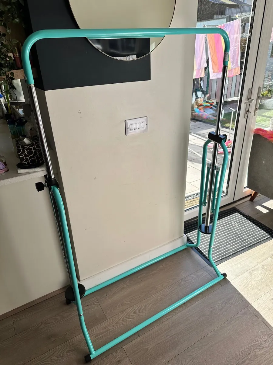 Play Factory Gym Bar - Like New - Image 3