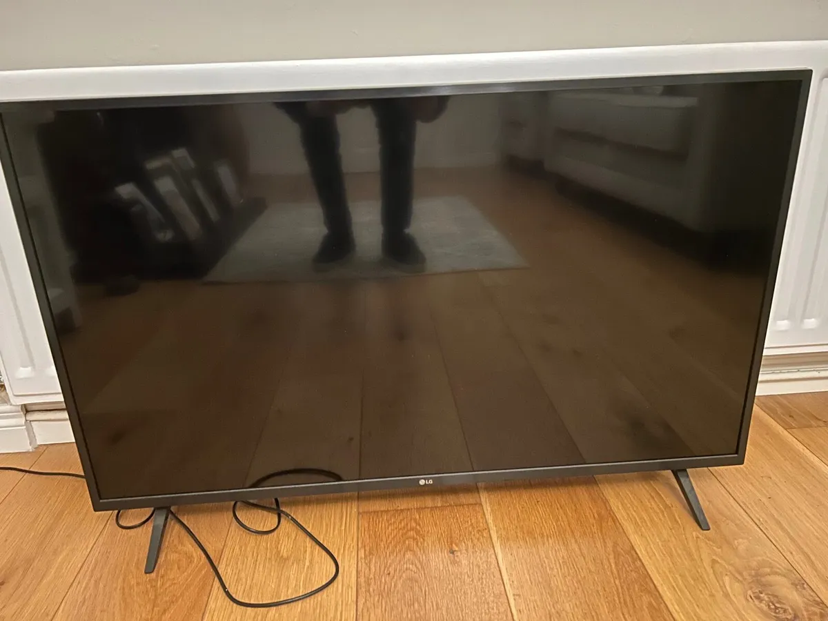 LG TV - Image 1