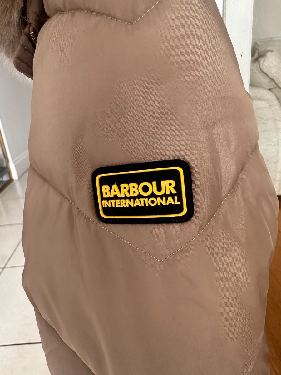 Women’s Barbour Quilted Jacket - Image 3