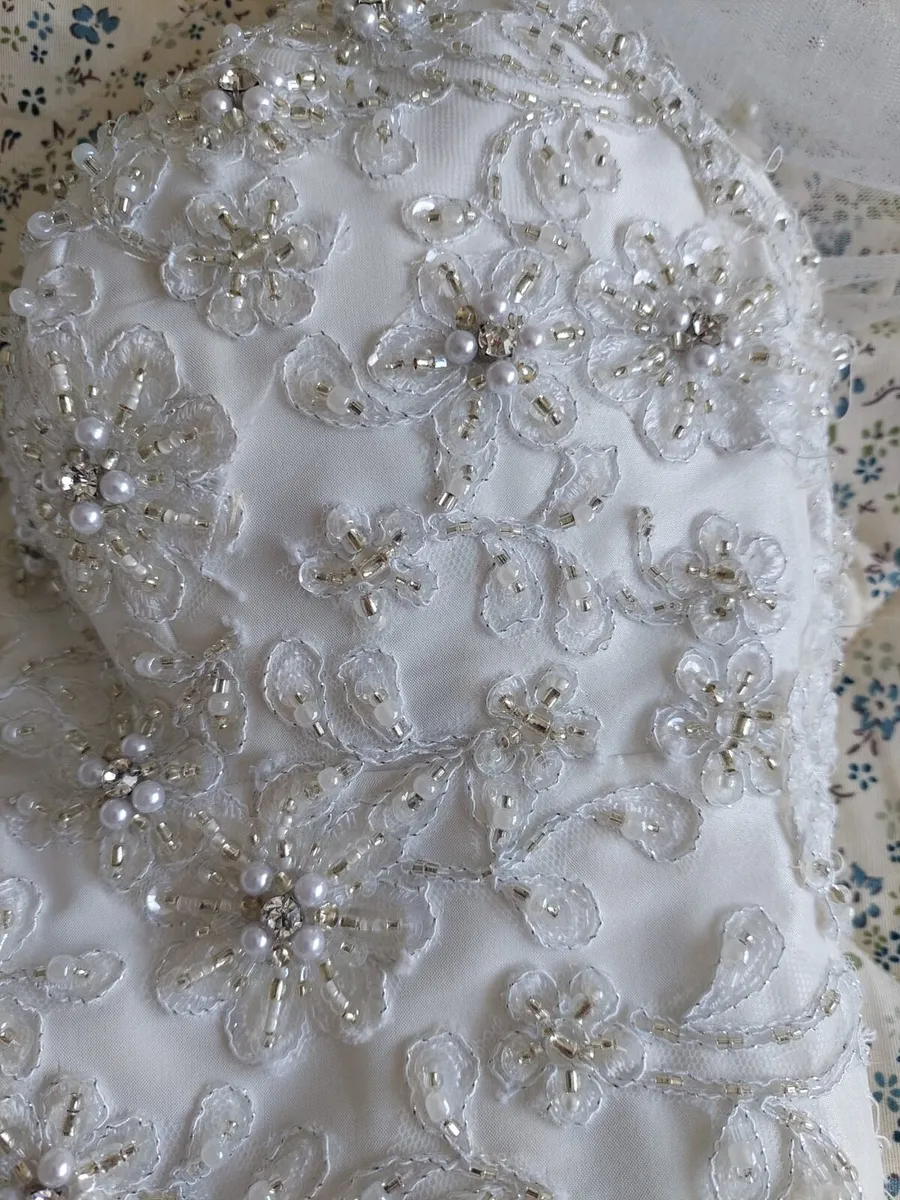 MAGGIE SOTERO Wedding Dress - Image 4