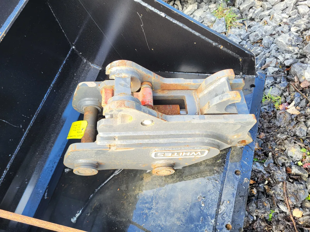 New 45mm Whites hydraulic quick hitch - Image 1