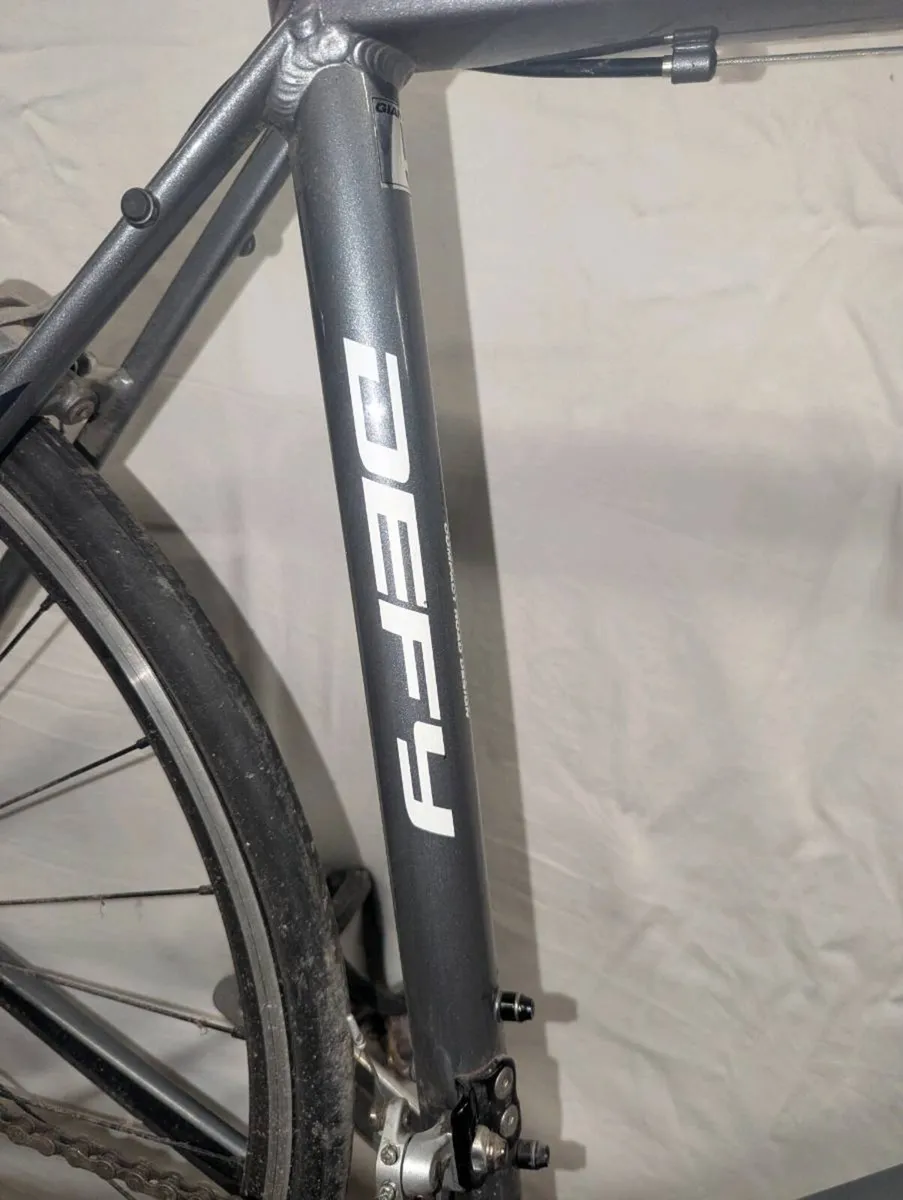 Giant Aluxx Fluidform Adult Roadbike - Image 3