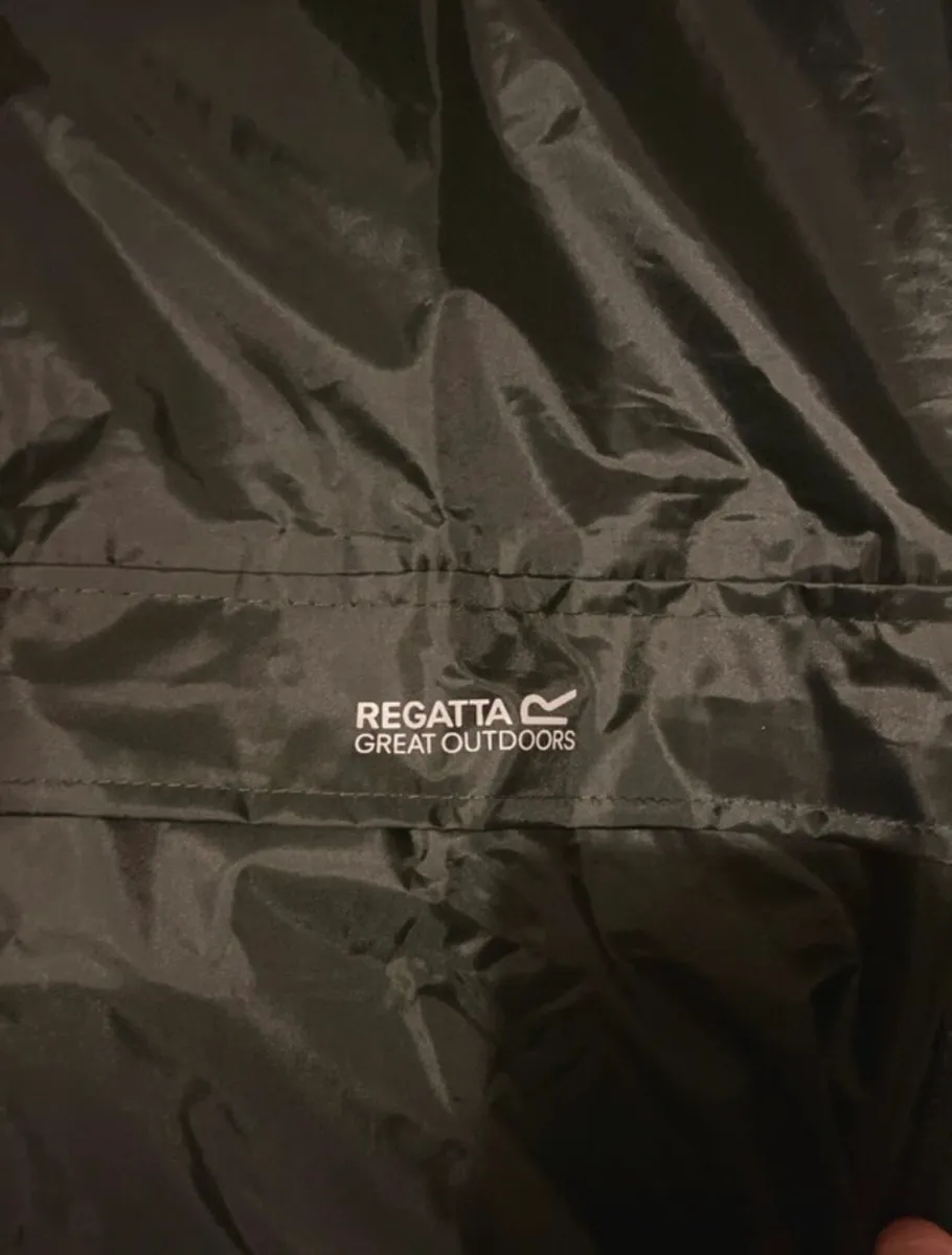 Regatta Waterproof Jacket - Image 3