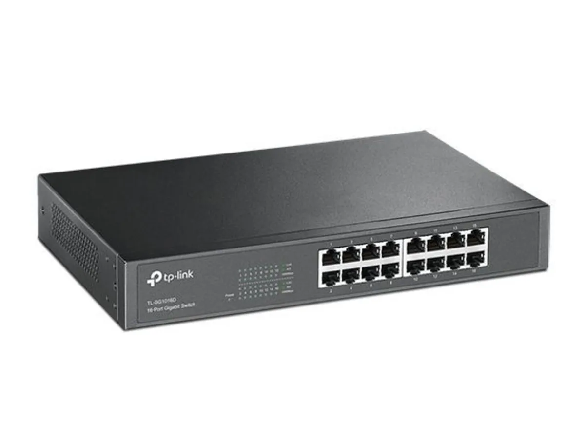 16 Port Gigabit Desktop/Rackmount Switch - Image 3