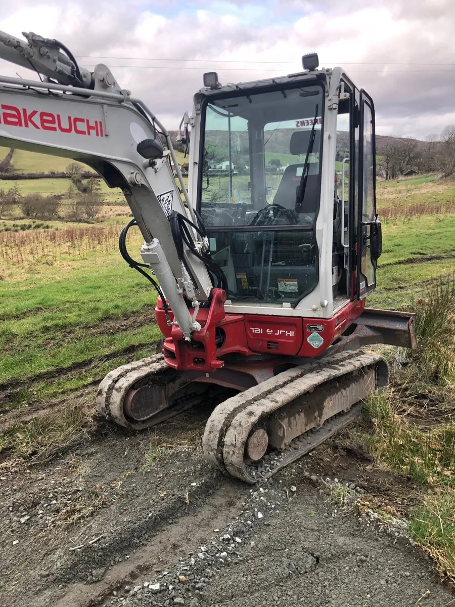 3 tonne digger - Image 1
