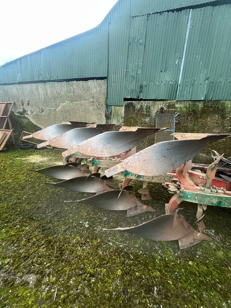 Kverneland plough - Image 3