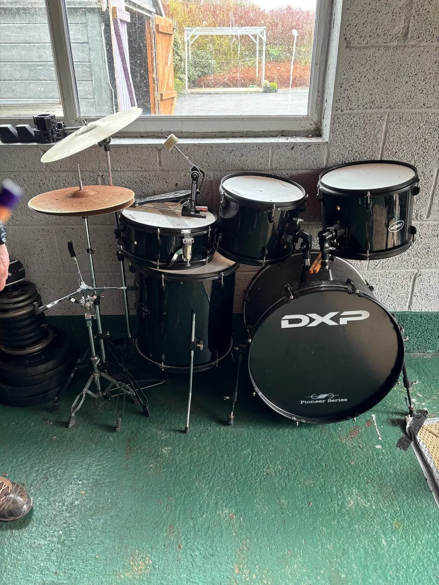 Drum kit - Image 1