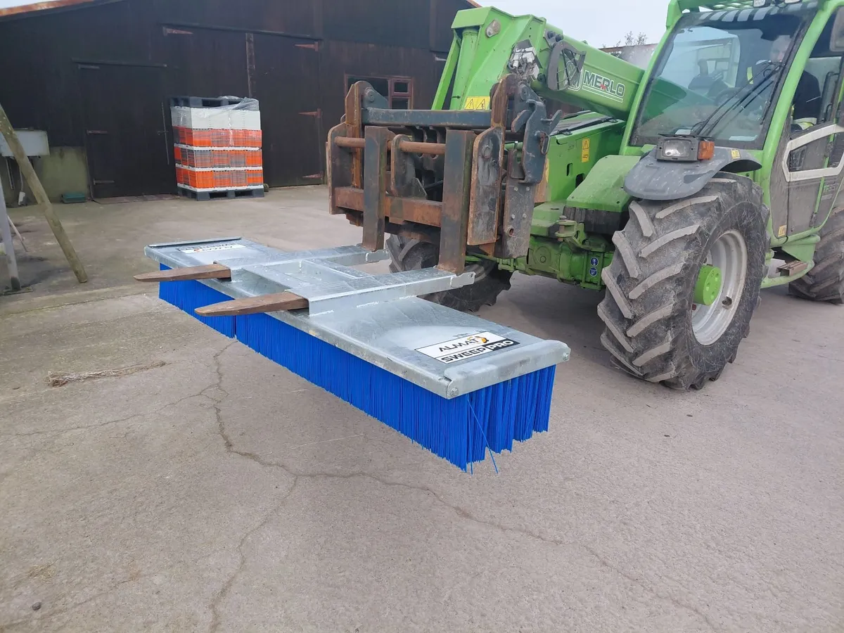 Broom sweeper - Image 1