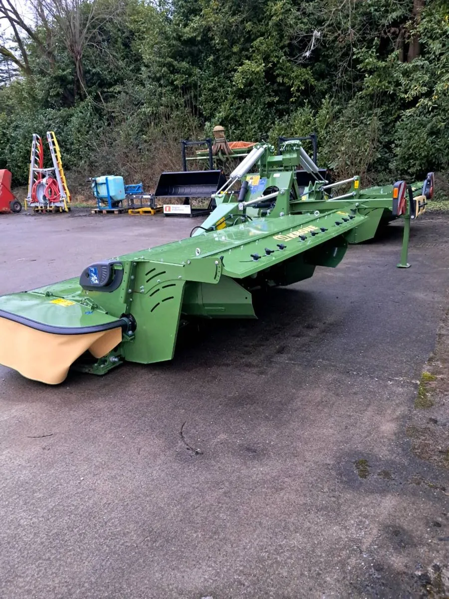New Krone B870 Combination Mower - Image 3