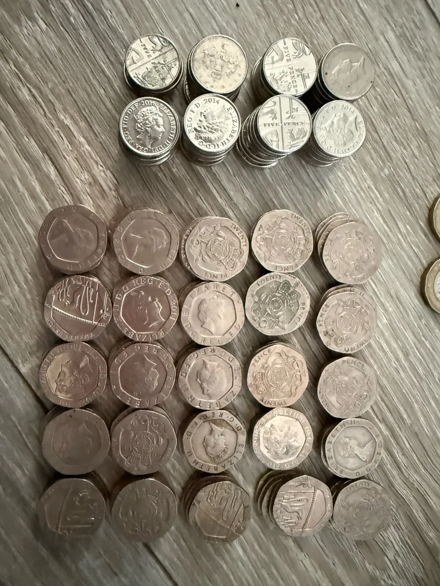 52,45 Pound UK Price is with shipping coins - Image 3
