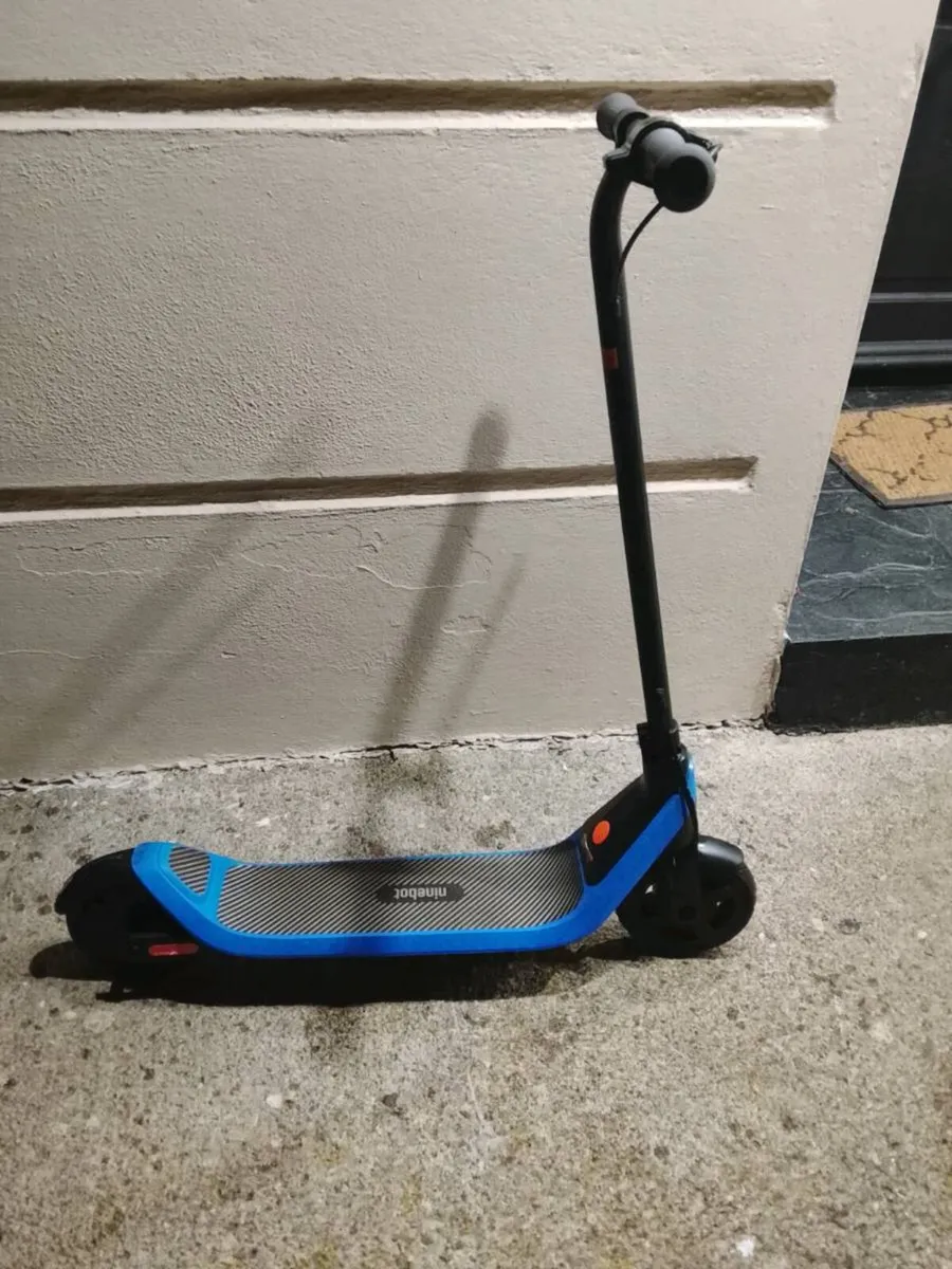 Electric scooter - Image 2