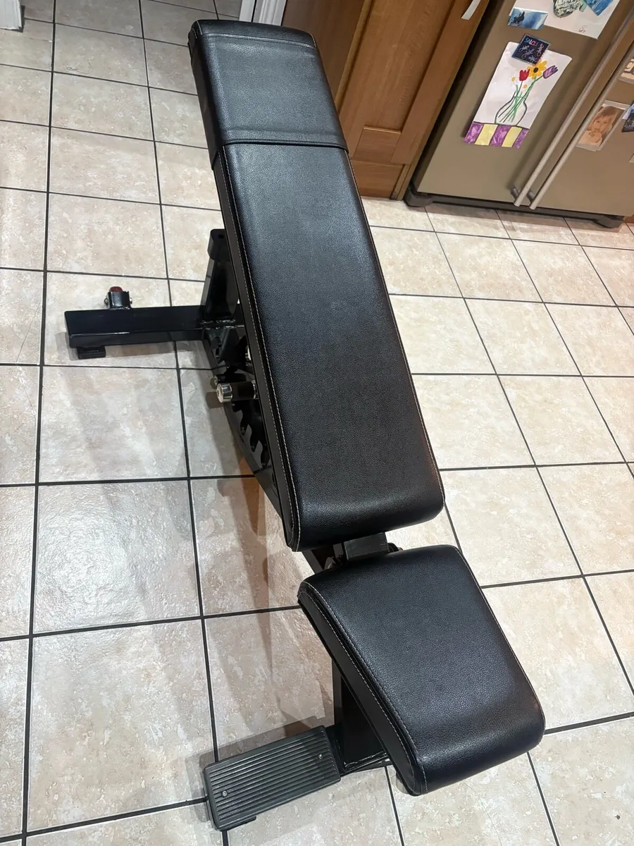 REAL LEADER COMMERCIAL WEIGHT BENCH, WAS 725 EURO! - Image 2