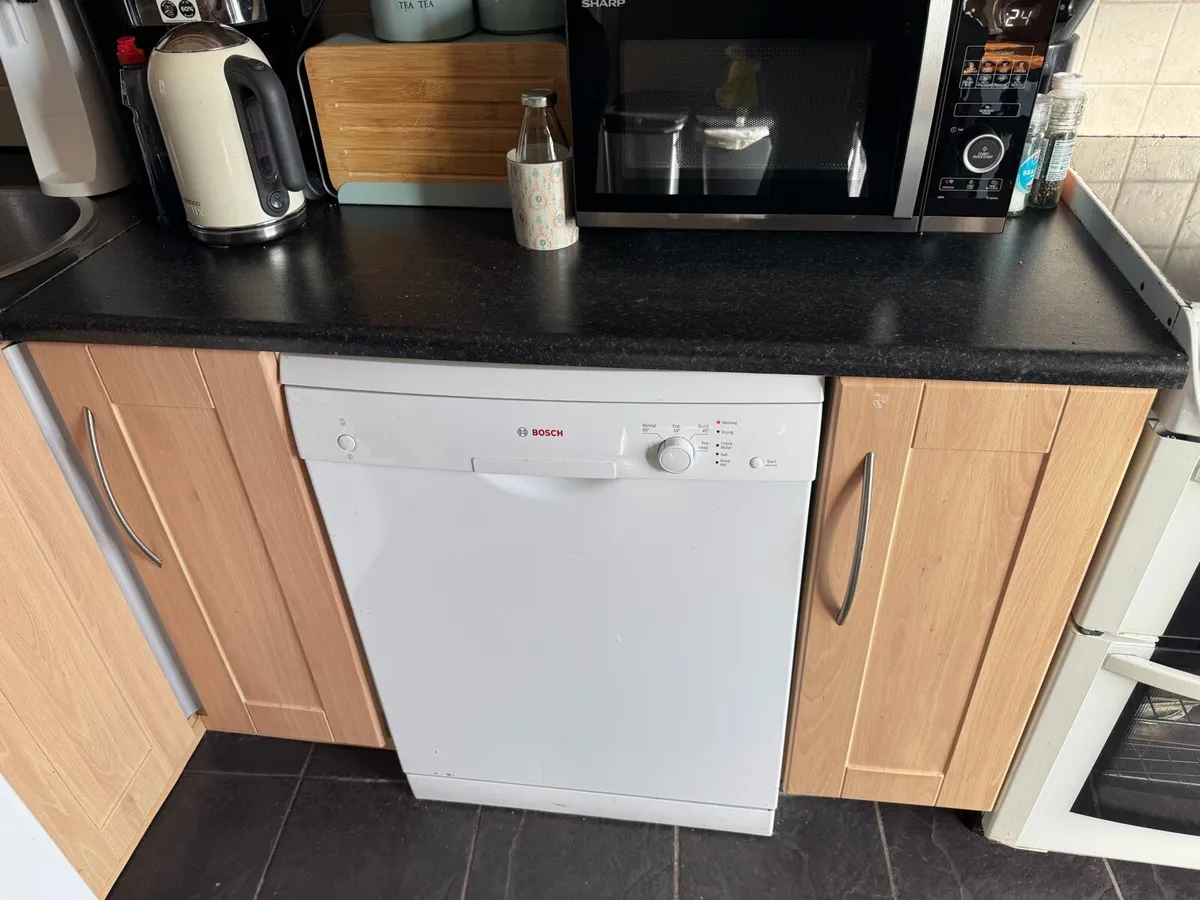 Full kitchen with appliances - Image 4