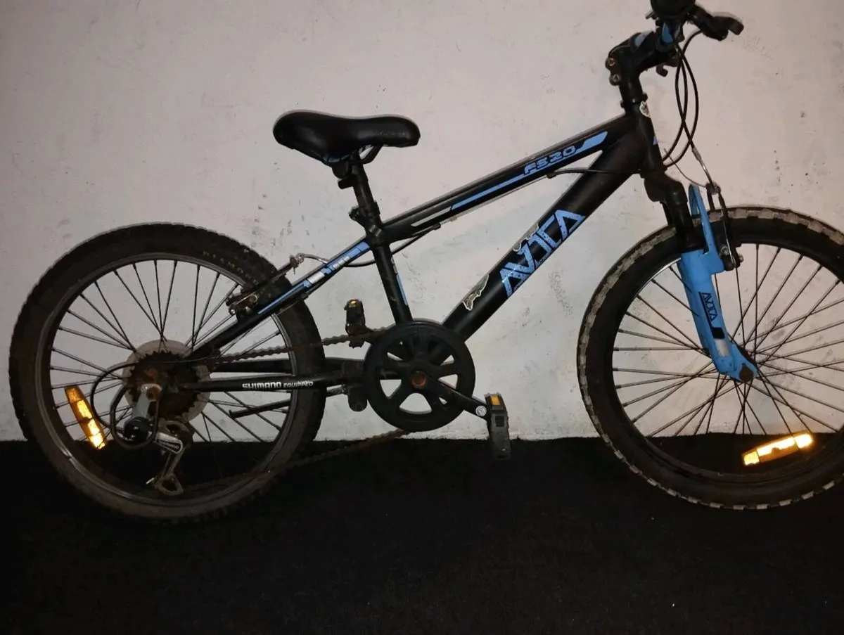Boys 20inch bike - Image 1