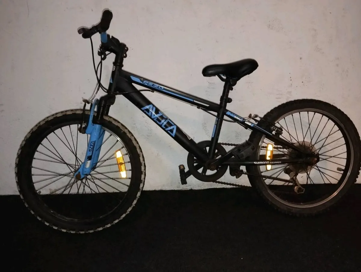 Boys 20inch bike - Image 2