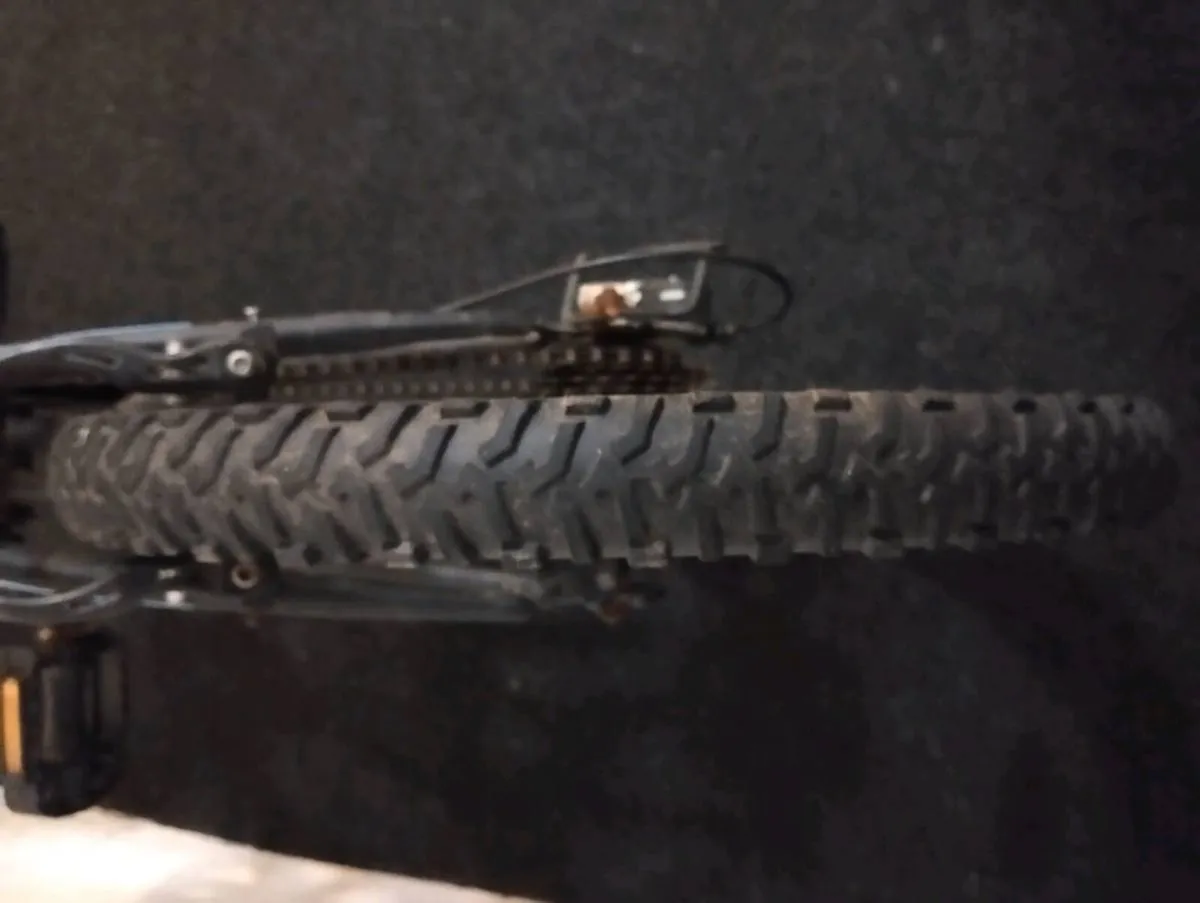 Boys 20inch bike - Image 3