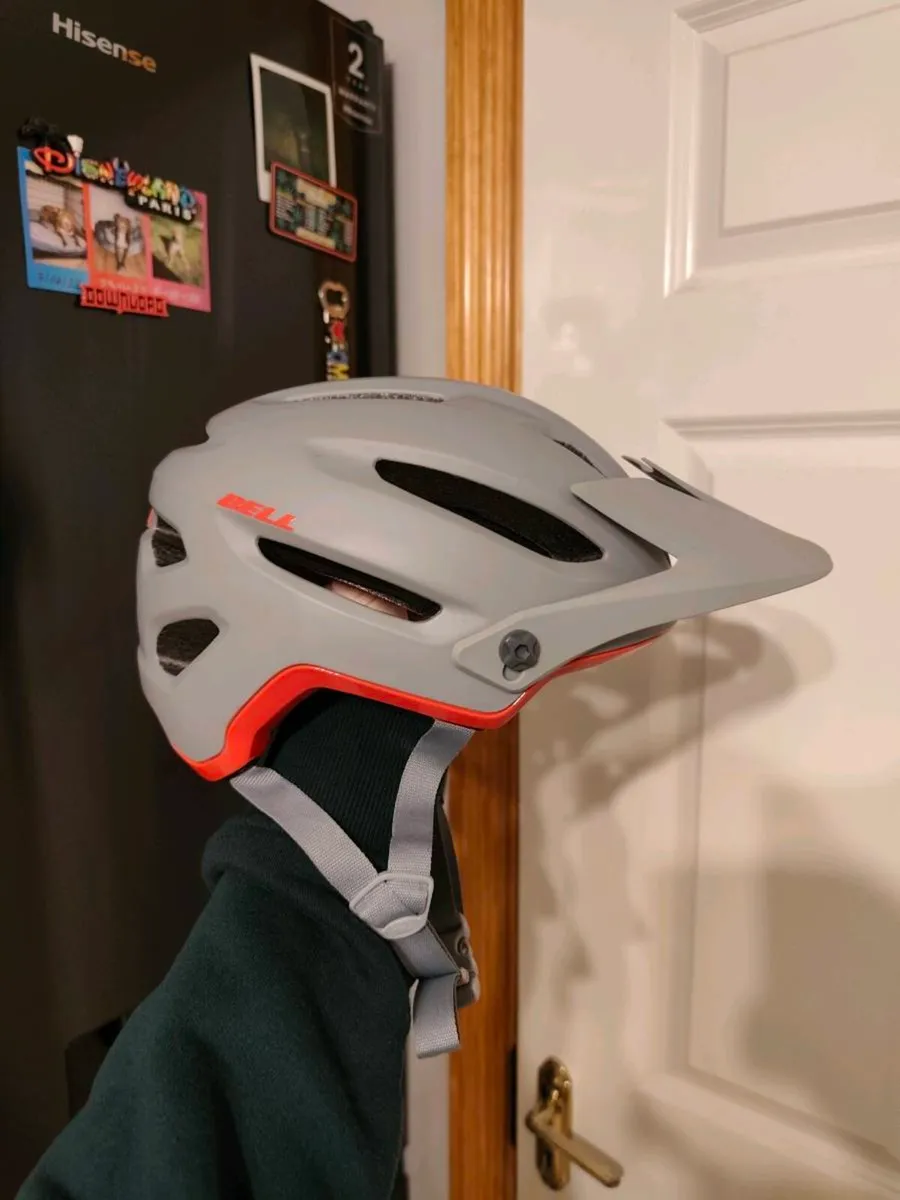 Bell Bicycle/bike Helmet - Image 1