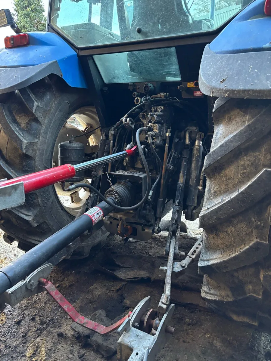New Holland 8340 - Image 4