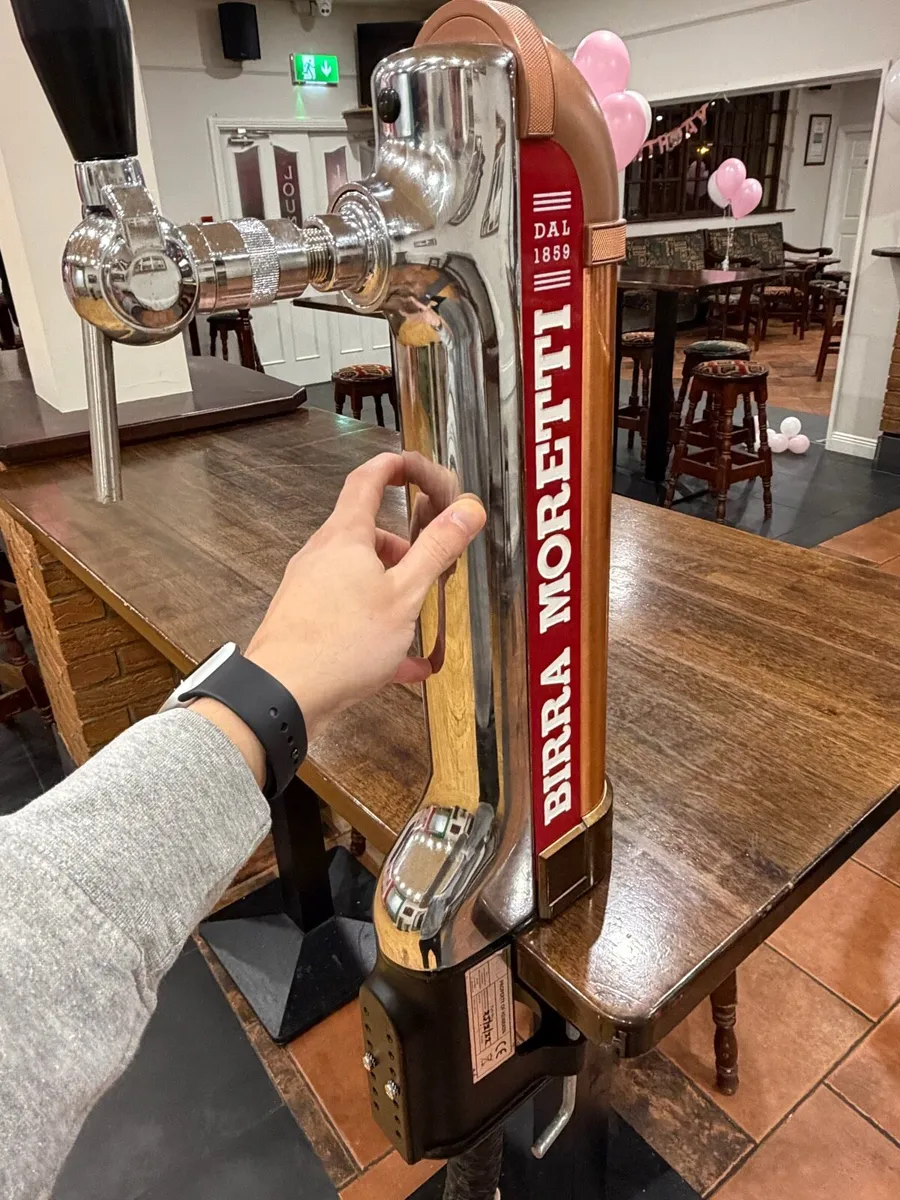 Moretti Beer Tap and Glasses - Image 3