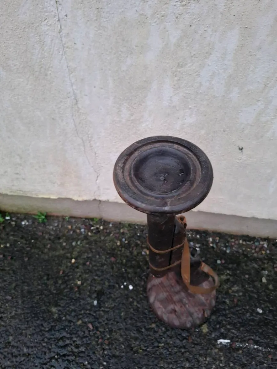 Unusual wood stand - Image 4