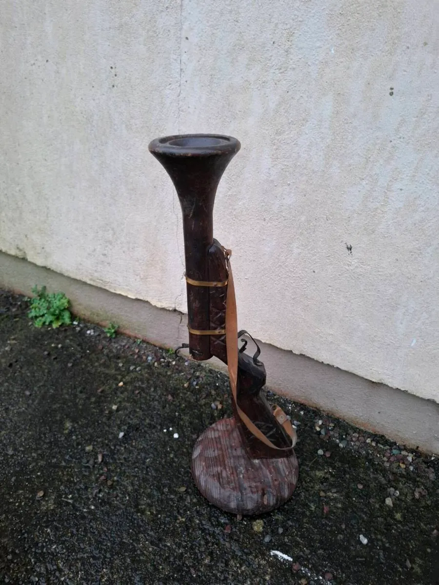 Unusual wood stand - Image 1
