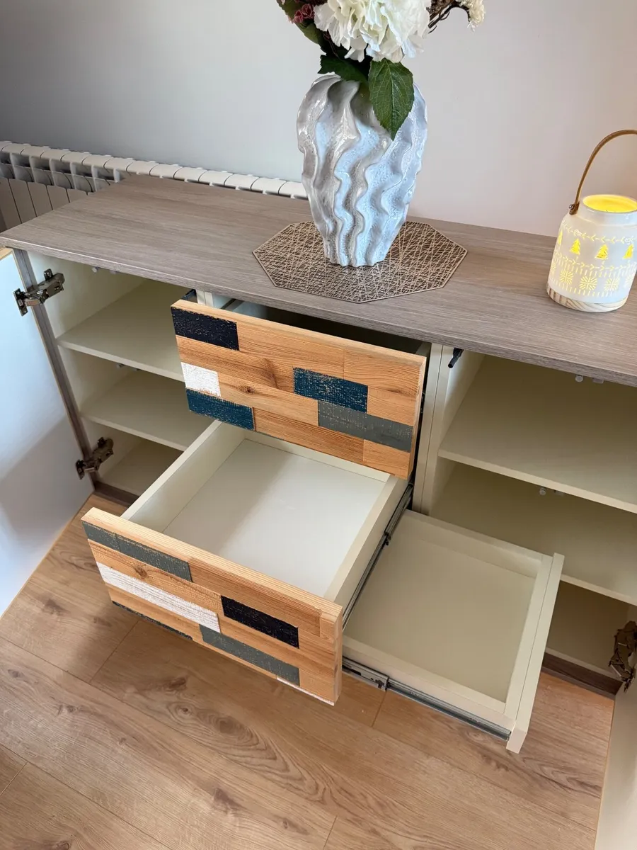 Chest of drawer - Image 1