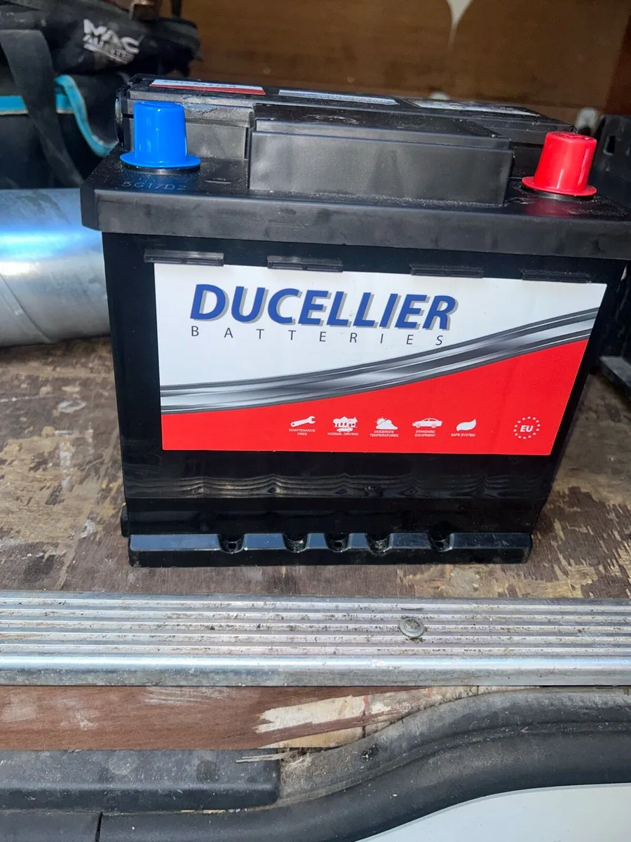 Car battery for golf - Image 1