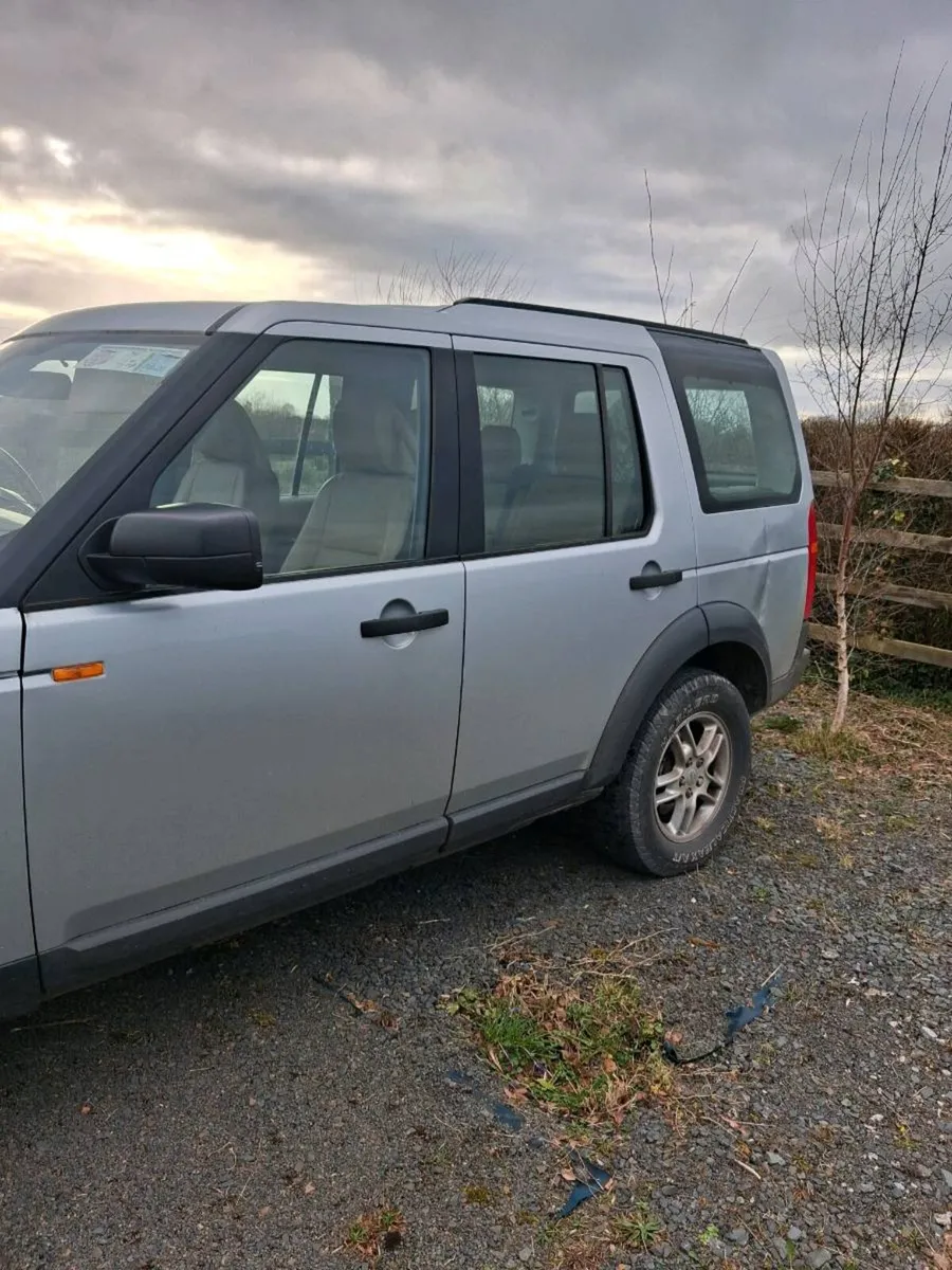 2007 Land Rover Discovery 2.7 Automatic Diesel - Image 3