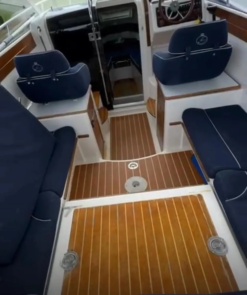 Aquador 23 HT Boat - Image 3