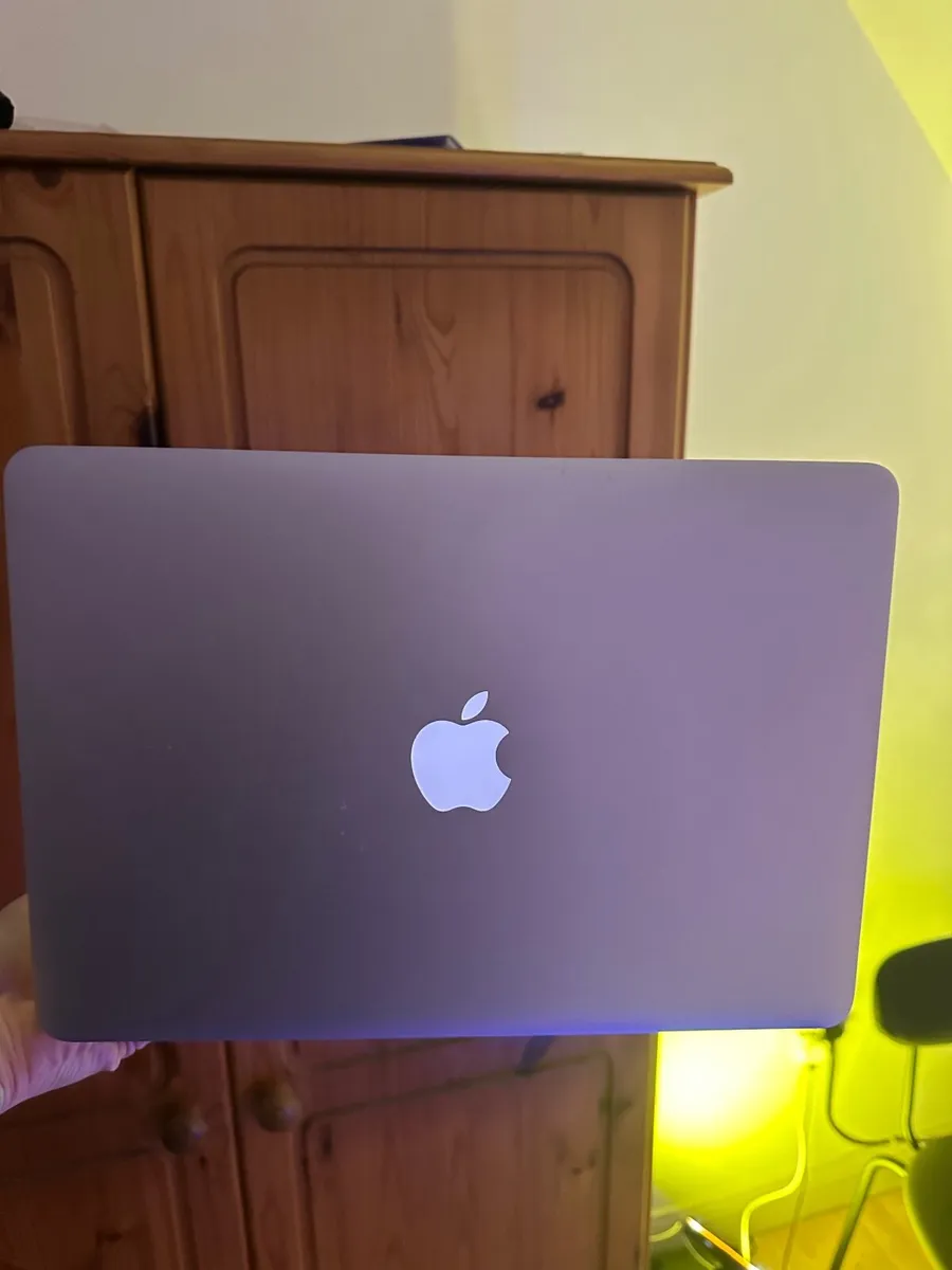 MacBook Air 128gb - Image 2