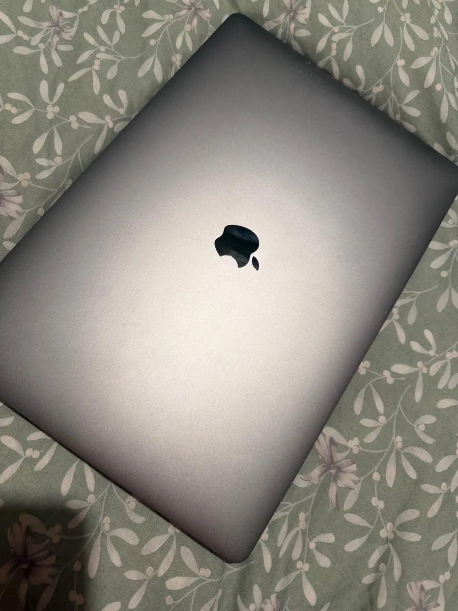 MacBook Pro 16-Inch 2019, i7,16 GB RAM - Image 1