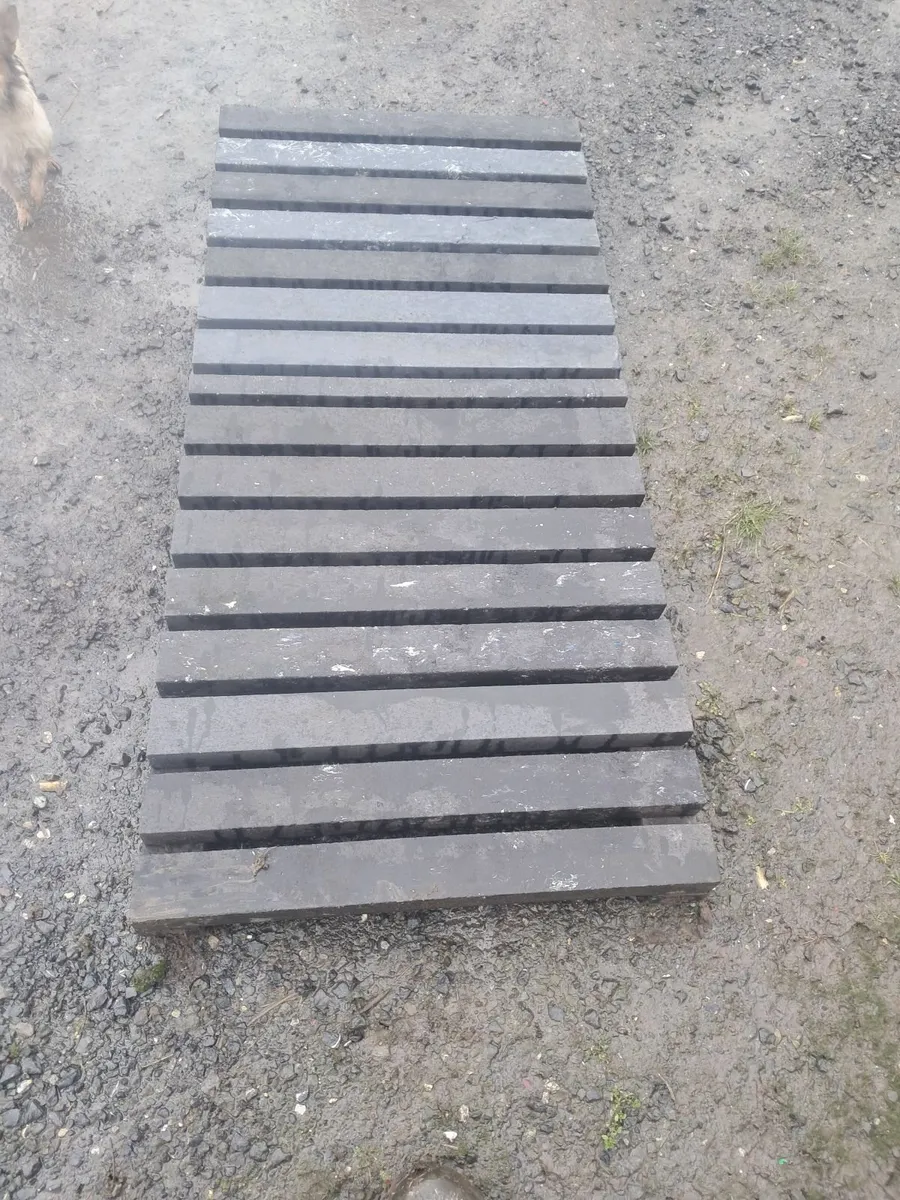 Calf slats - Image 1