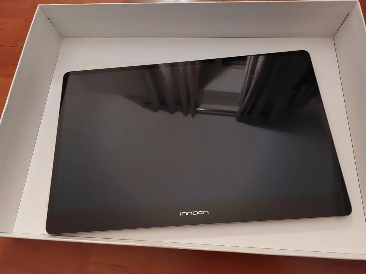 Portable oled monitor - Image 2