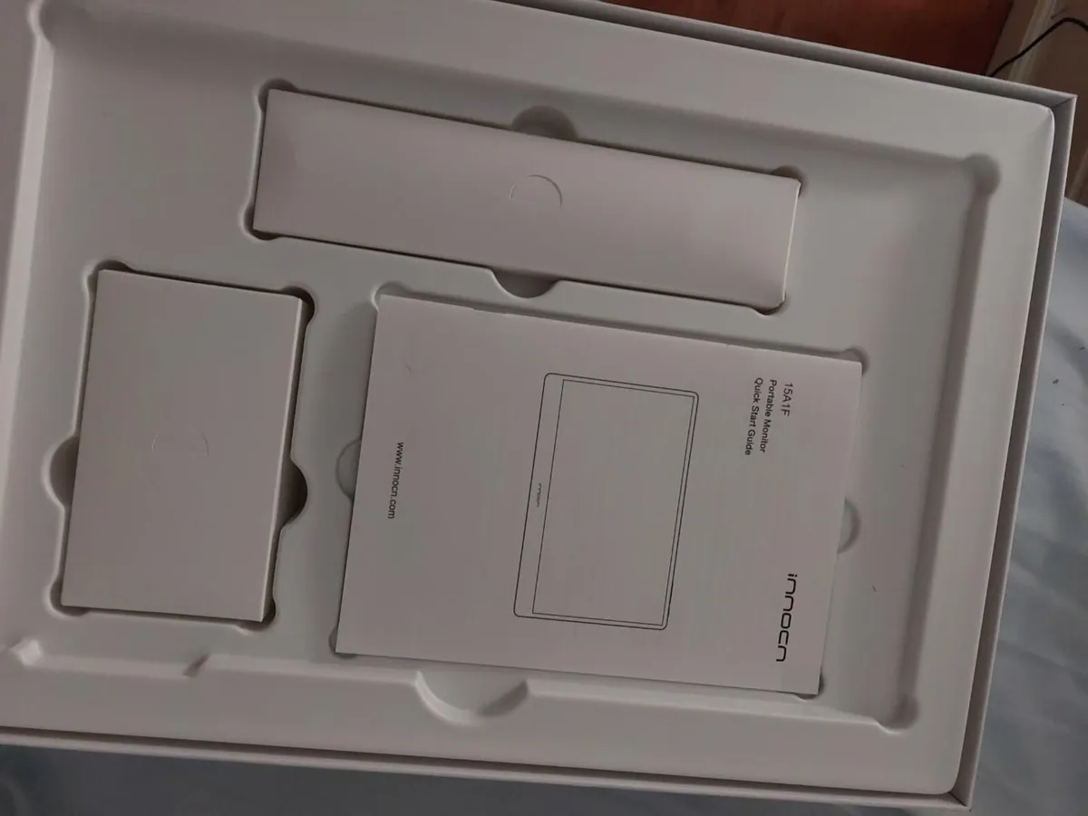 Portable oled monitor - Image 3