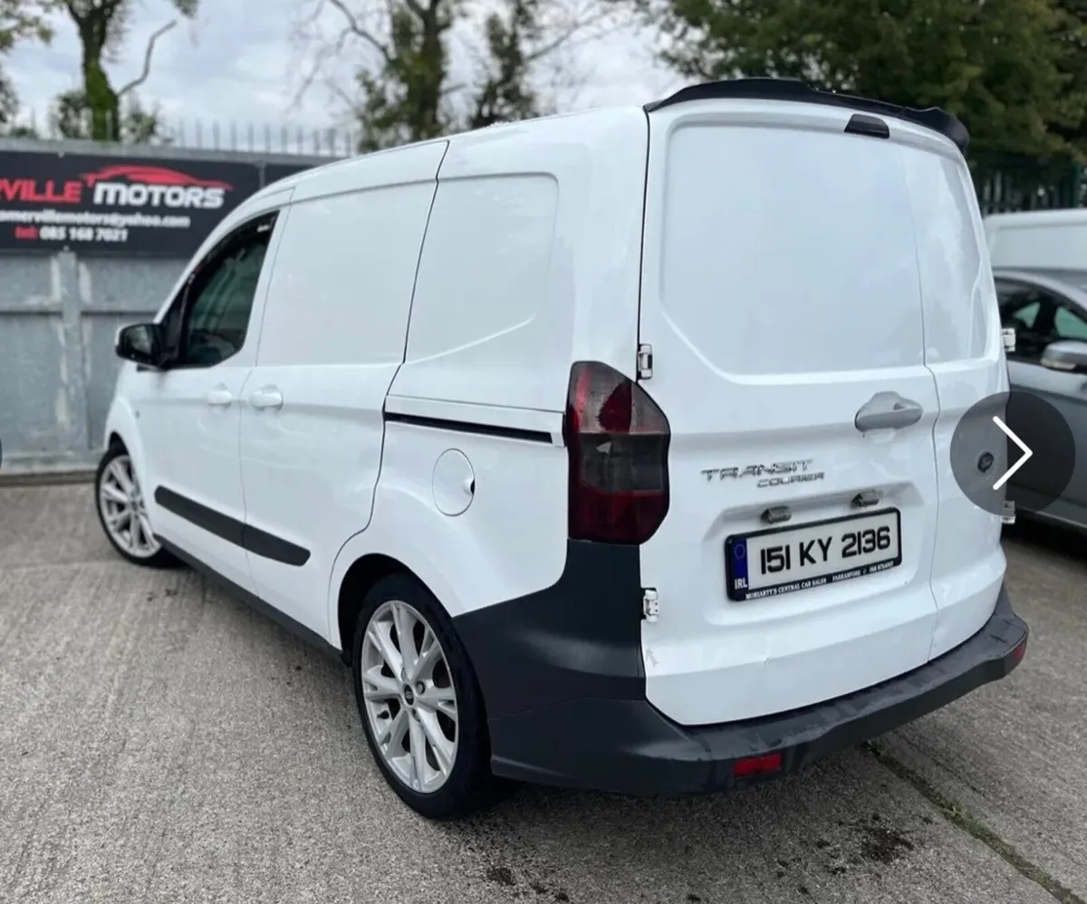 Ford Transit Courier 1.5DCI - Image 2