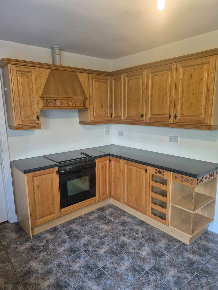 Kitchen unit & appliances - Image 2